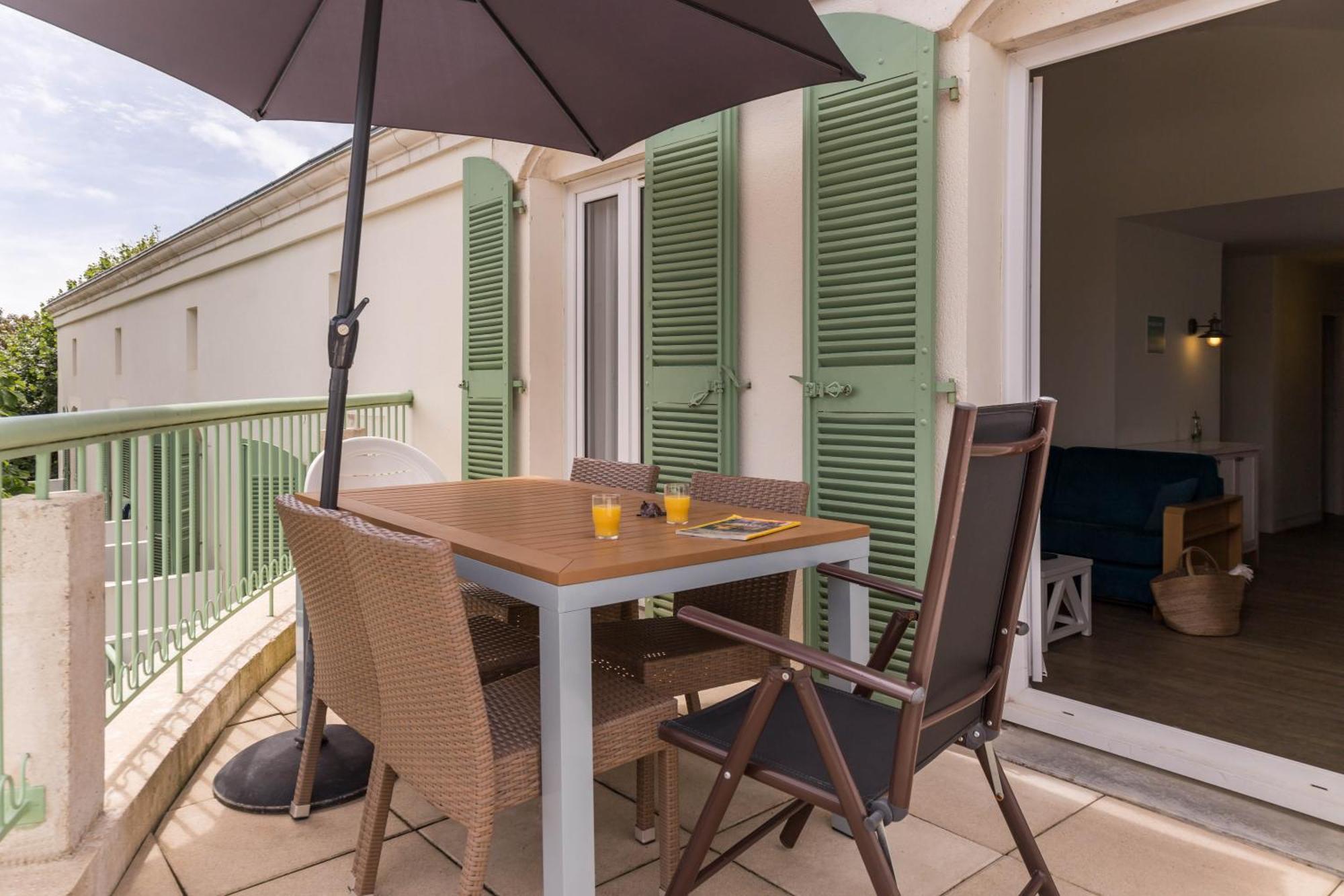 Residence Pierre & Vacances Le Palais Des Gouverneurs Saint-Martin-de-Ré Buitenkant foto