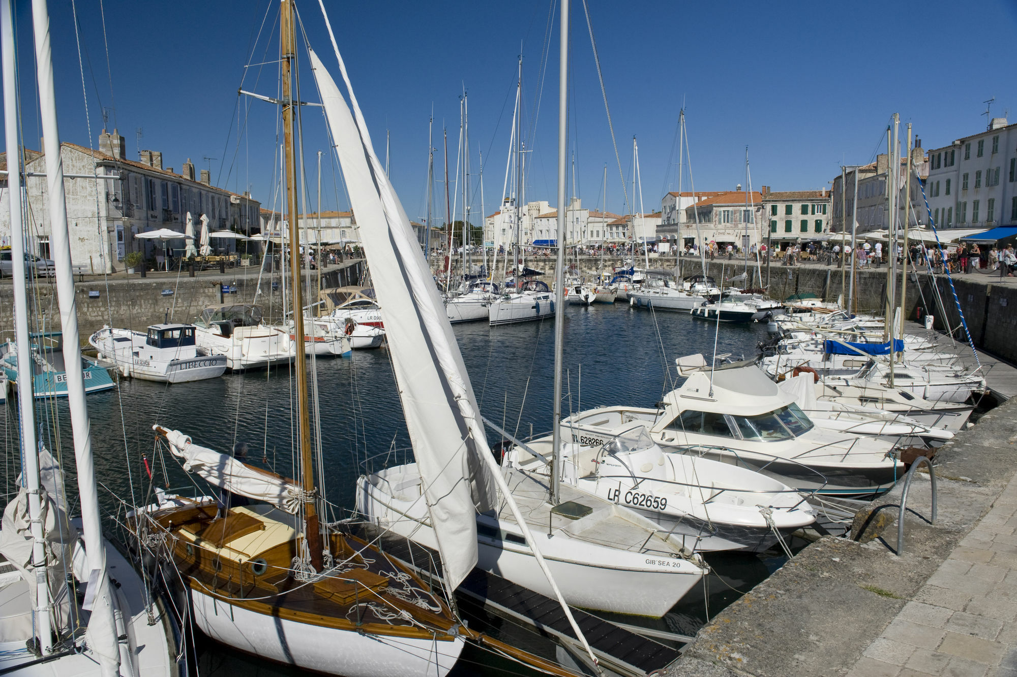 Residence Pierre & Vacances Le Palais Des Gouverneurs Saint-Martin-de-Ré Buitenkant foto